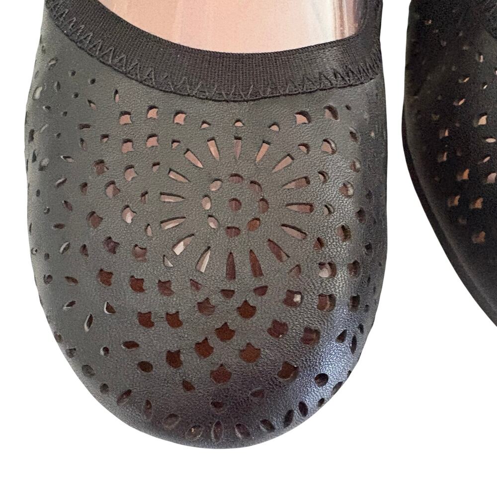 VIONIC Robyn Black Leather Laser Cut Ballet Flats Slip On Orthotic Feminine 8W - Picture 10 of 12
